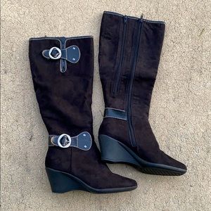 Black knee-high suede like wedge boots AEROSOLES
